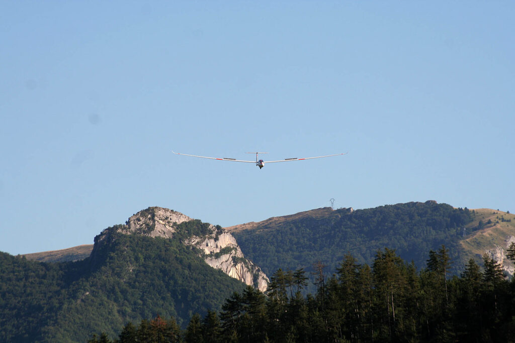 Segelflugzeug im Endanflug auf La Motte